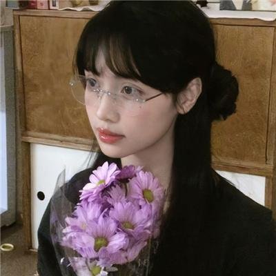 她不知道那些鸟的名字